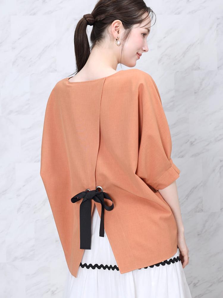 FENNEL バックリボンドルマンブラウス（モデル着用）